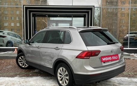 Volkswagen Tiguan II, 2018 год, 2 369 000 рублей, 6 фотография