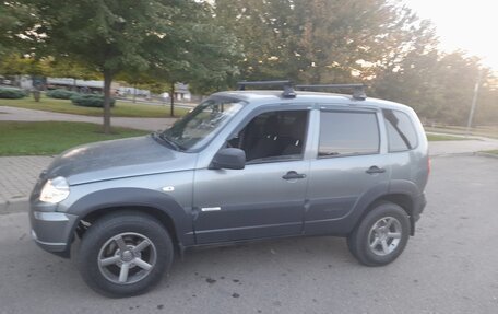 Chevrolet Niva I рестайлинг, 2012 год, 615 000 рублей, 4 фотография