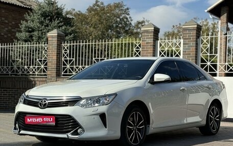 Toyota Camry, 2017 год, 2 880 000 рублей, 1 фотография