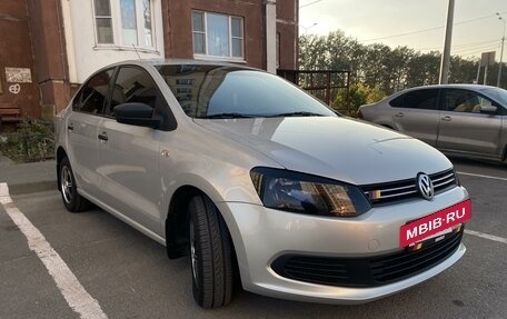 Volkswagen Polo VI (EU Market), 2011 год, 1 055 000 рублей, 2 фотография