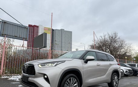 Toyota Highlander, 2024 год, 6 800 000 рублей, 1 фотография