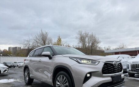 Toyota Highlander, 2024 год, 6 800 000 рублей, 7 фотография