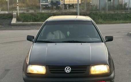 Volkswagen Vento, 1993 год, 115 000 рублей, 1 фотография