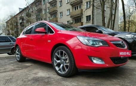 Opel Astra J, 2011 год, 799 999 рублей, 10 фотография