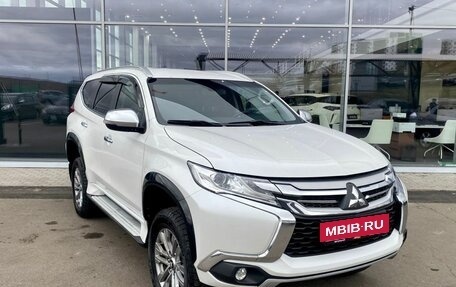 Mitsubishi Pajero Sport III рестайлинг, 2020 год, 3 277 000 рублей, 3 фотография