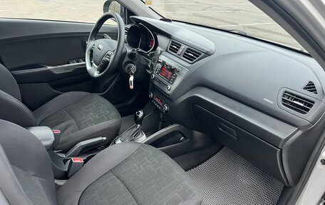 KIA Rio III рестайлинг, 2015 год, 1 400 000 рублей, 24 фотография