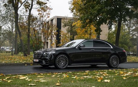 Mercedes-Benz S-Класс, 2023 год, 20 000 000 рублей, 31 фотография