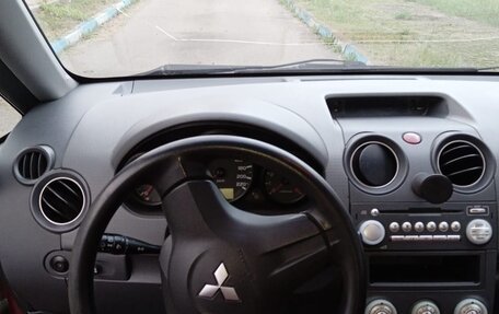 Mitsubishi Colt VI рестайлинг, 2006 год, 430 000 рублей, 21 фотография