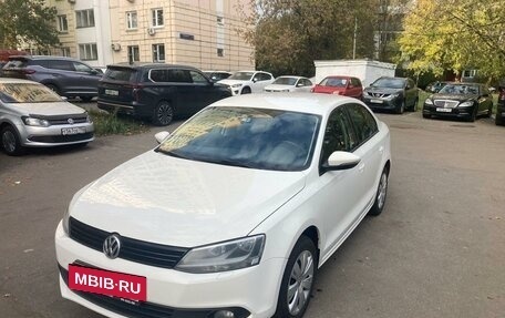 Volkswagen Jetta VI, 2012 год, 1 050 000 рублей, 2 фотография