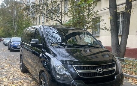 Hyundai Grand Starex Grand Starex I рестайлинг 2, 2012 год, 1 600 000 рублей, 1 фотография