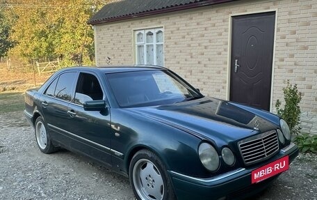 Mercedes-Benz E-Класс, 1995 год, 395 000 рублей, 8 фотография