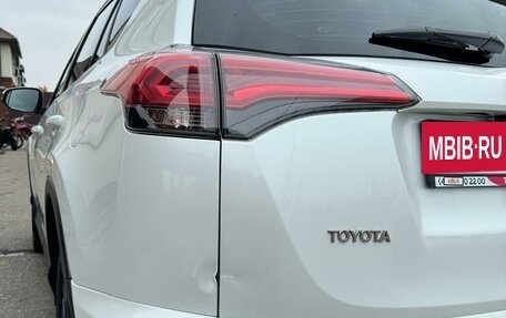 Toyota RAV4, 2018 год, 2 900 000 рублей, 11 фотография