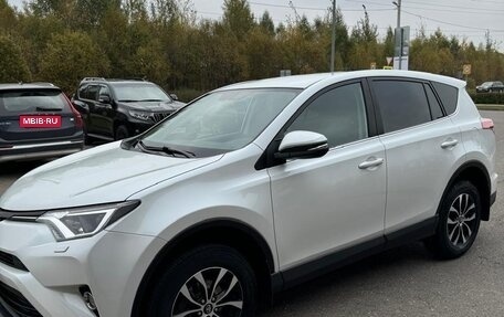 Toyota RAV4, 2018 год, 2 900 000 рублей, 5 фотография