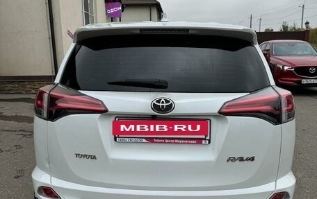 Toyota RAV4, 2018 год, 2 900 000 рублей, 8 фотография