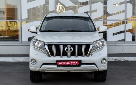 Toyota Land Cruiser Prado 150 рестайлинг 2, 2014 год, 3 949 000 рублей, 3 фотография