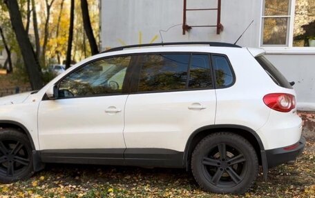 Volkswagen Tiguan I, 2011 год, 1 100 000 рублей, 2 фотография