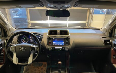 Toyota Land Cruiser Prado 150 рестайлинг 2, 2016 год, 3 800 000 рублей, 13 фотография