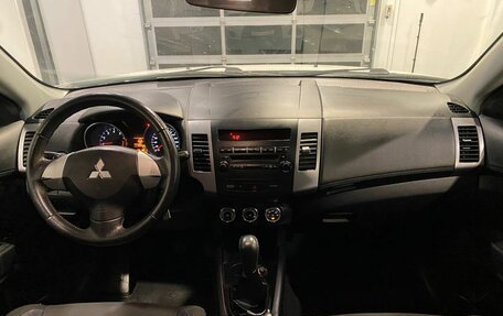 Mitsubishi Outlander III рестайлинг 3, 2011 год, 1 213 000 рублей, 9 фотография