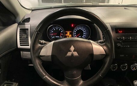 Mitsubishi Outlander III рестайлинг 3, 2011 год, 1 213 000 рублей, 10 фотография