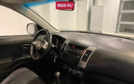 Mitsubishi Outlander III рестайлинг 3, 2011 год, 1 213 000 рублей, 12 фотография