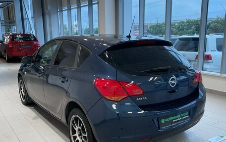 Opel Astra J, 2010 год, 766 000 рублей, 8 фотография