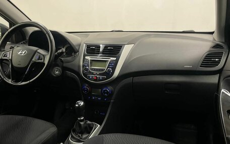 Hyundai Solaris II рестайлинг, 2011 год, 920 000 рублей, 11 фотография