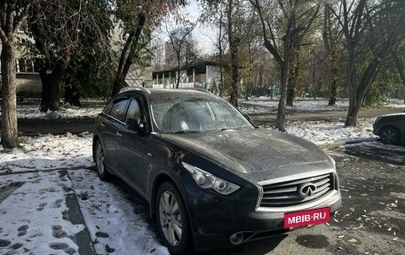 Infiniti QX70, 2014 год, 2 750 000 рублей, 2 фотография