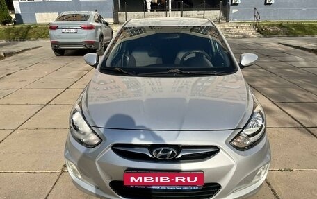 Hyundai Solaris II рестайлинг, 2011 год, 720 000 рублей, 10 фотография