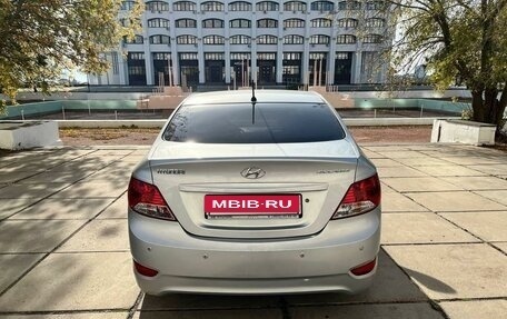 Hyundai Solaris II рестайлинг, 2011 год, 720 000 рублей, 5 фотография