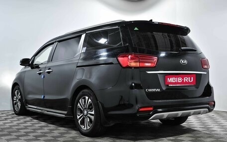 KIA Carnival III, 2018 год, 3 170 000 рублей, 6 фотография