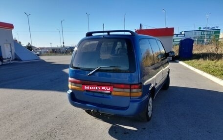 Nissan Serena I, 1995 год, 375 000 рублей, 2 фотография