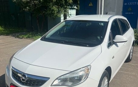 Opel Astra J, 2011 год, 999 999 рублей, 2 фотография