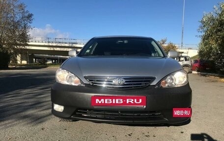 Toyota Camry V40, 2005 год, 800 000 рублей, 2 фотография