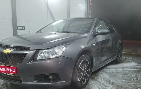 Chevrolet Cruze II, 2010 год, 530 000 рублей, 4 фотография