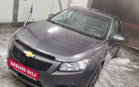 Chevrolet Cruze II, 2010 год, 530 000 рублей, 5 фотография