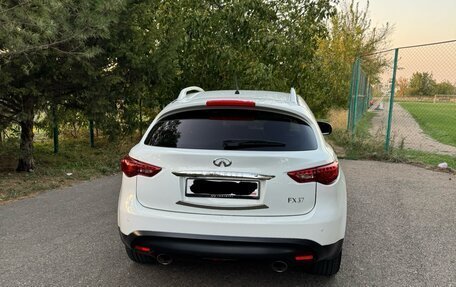 Infiniti FX II, 2012 год, 2 400 000 рублей, 3 фотография