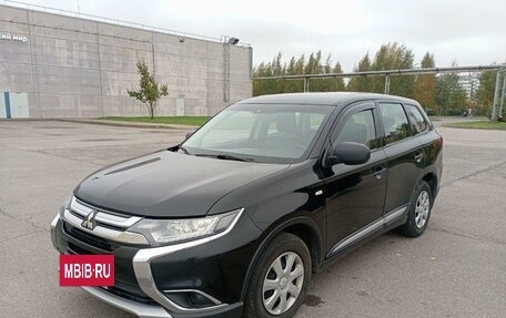 Mitsubishi Outlander III рестайлинг 3, 2016 год, 1 449 999 рублей, 2 фотография