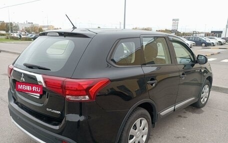 Mitsubishi Outlander III рестайлинг 3, 2016 год, 1 449 999 рублей, 3 фотография