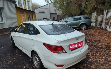 Hyundai Solaris II рестайлинг, 2012 год, 870 000 рублей, 4 фотография