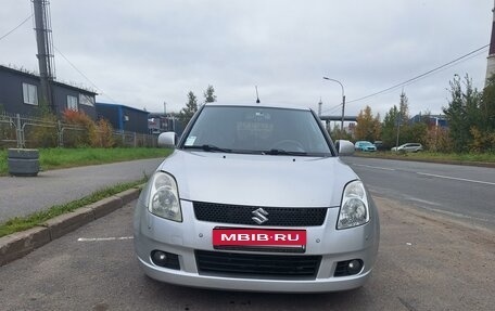 Suzuki Swift III, 2010 год, 659 000 рублей, 1 фотография