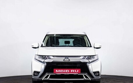 Mitsubishi Outlander III рестайлинг 3, 2018 год, 2 300 000 рублей, 2 фотография