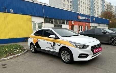 Hyundai Solaris II рестайлинг, 2018 год, 950 000 рублей, 1 фотография