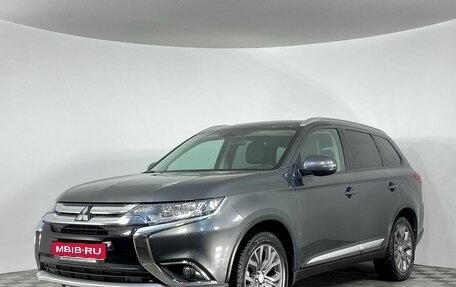 Mitsubishi Outlander III рестайлинг 3, 2015 год, 1 999 000 рублей, 1 фотография