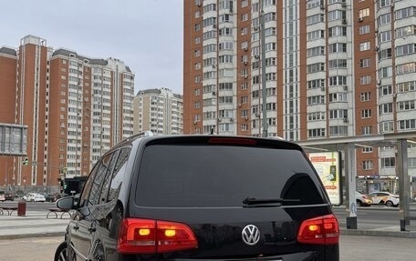 Volkswagen Touran III, 2011 год, 1 130 000 рублей, 3 фотография