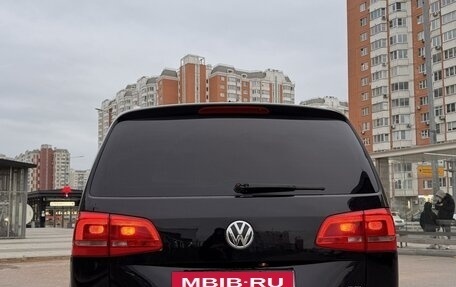 Volkswagen Touran III, 2011 год, 1 130 000 рублей, 21 фотография