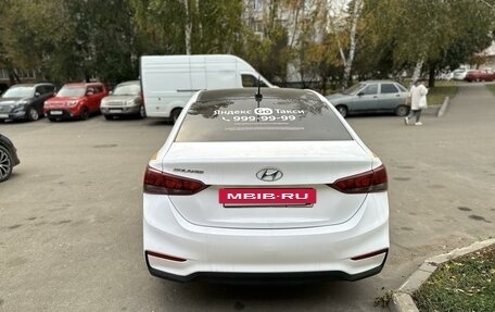 Hyundai Solaris II рестайлинг, 2018 год, 950 000 рублей, 5 фотография