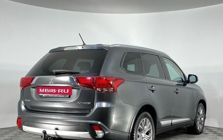 Mitsubishi Outlander III рестайлинг 3, 2015 год, 1 999 000 рублей, 5 фотография