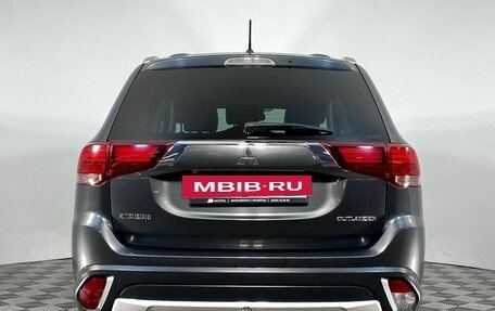 Mitsubishi Outlander III рестайлинг 3, 2015 год, 1 999 000 рублей, 6 фотография