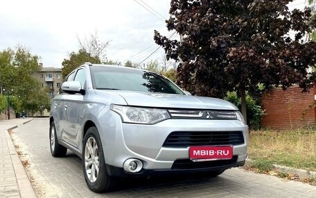 Mitsubishi Outlander III рестайлинг 3, 2012 год, 1 590 000 рублей, 1 фотография