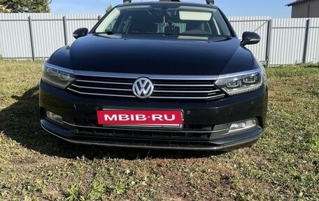 Volkswagen Passat B8 рестайлинг, 2015 год, 1 800 000 рублей, 2 фотография